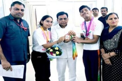 National Championship winning arm wrestler brother-sister Rohit and Khushi met Deputy Chief Minister Shri Deora
