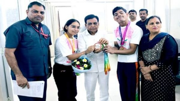 National Championship winning arm wrestler brother-sister Rohit and Khushi met Deputy Chief Minister Shri Deora