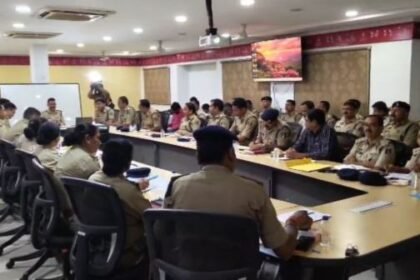 High level police meeting in Raipur: Strict warning from IG Amresh Mishra