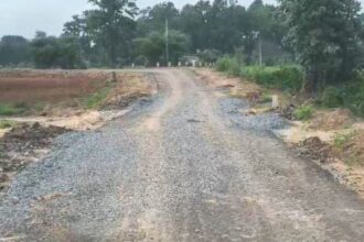 Balrampur: Road of Janman Yojana worth 4 crores broke down in 2 months