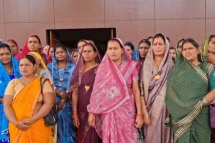 Bemetara: Villagers submitted memorandum in protest against sponge iron plant