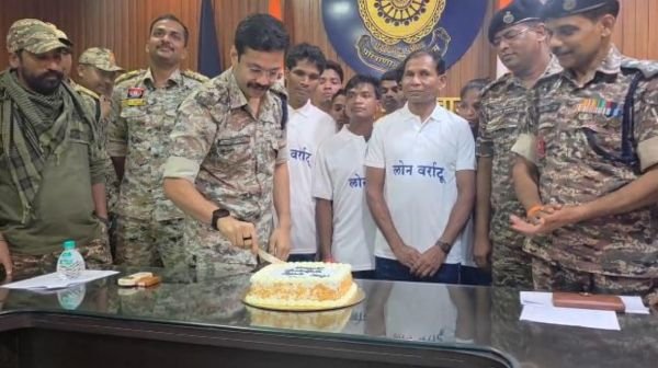 Dantewada: 12 Naxalites surrendered in 'Loan Varratu' campaign