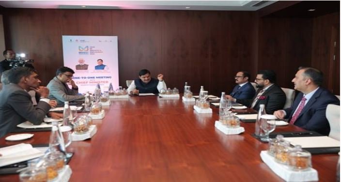 Chief Minister Dr. Yadav's one-to-one discussion with Lulu Group Director Mr. Salim