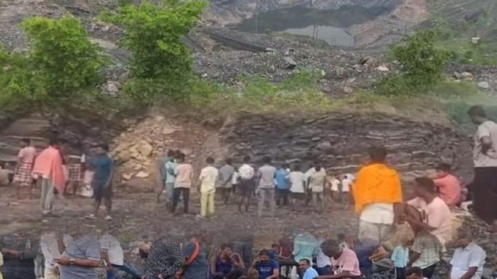 रामगढ़ में बंद कोयला खदान ढहने से 4 की मौत, अवैध खनन पर बवाल