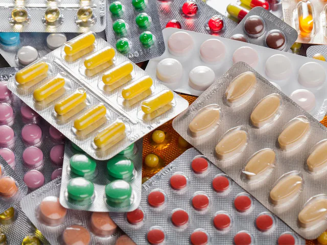 दवाओं की एक्सपायरी डेट पढ़ना होगा आसान, सरकार ला रही नई लेबलिंग प्रणाली