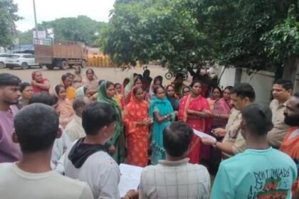 Dhamtari: Terror of goons in Hatkeshar ward, ward residents reached the police station