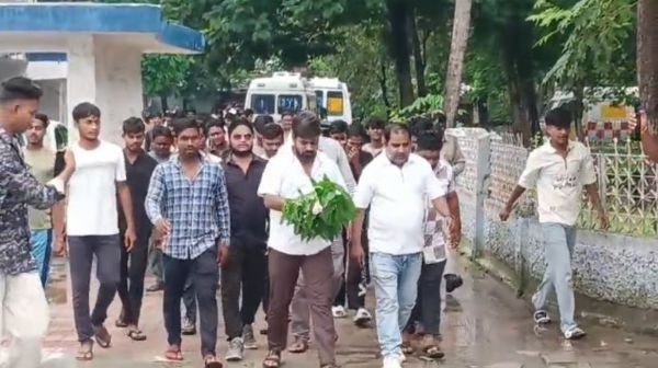 Congress councilors submitted a memorandum in protest against the poor health services of SECL