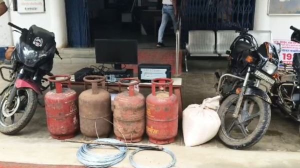 Theft case exposed in Baikunthpur Panchayat Bhawan, bike gang also exposed