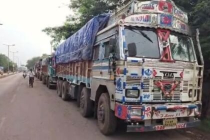 Durg: Terror of rice thieves outside FCI warehouse, panic among truck drivers