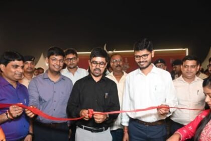 Deoghar: DC inaugurated 'Trilok Darshan Live Exhibition' in Shravani Mela 2025