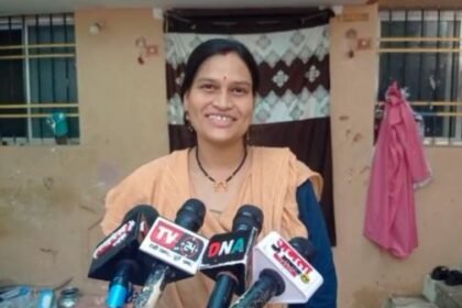 Mysterious incident of automatic ice Shivling in 'Baba Barfani' fridge in Baniyapara