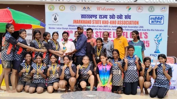 Jamtara girls kho-kho team won a cameo in the state level junior competition