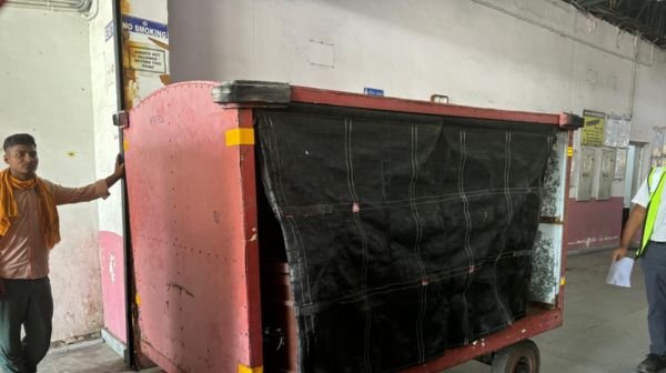 The body of Dhananjay Mahato, who died in an accident in Saudi Arabia, returned home