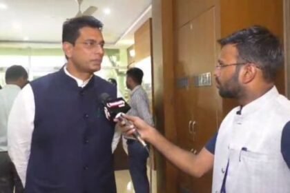 The first day of the monsoon session of Chhattisgarh Assembly was tumultuous