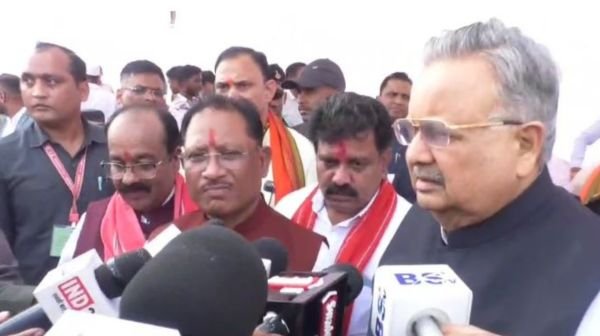 Naya Raipur: “One tree in the name of mother” program in the new assembly building