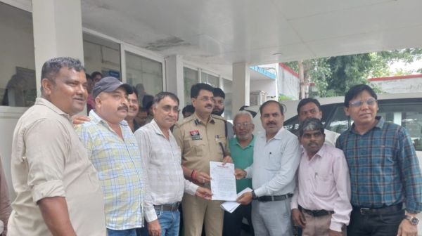 Bilaspur: Press Club's angry protest against increasing number of FIRs against journalists