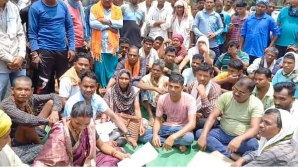 Villagers' anger erupted on Antagarh-Narayanpur highway