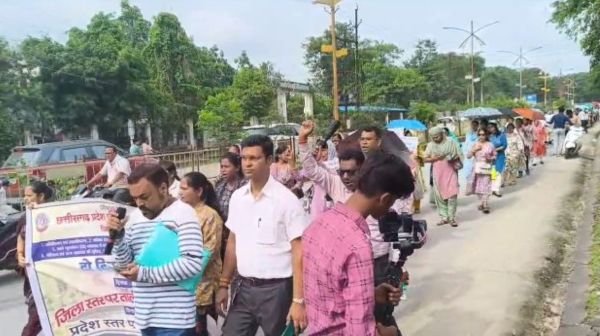 Contract workers strike: Rally in Raigarh for 10 point demands