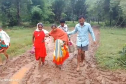 Kanker's dilapidated roads become a problem for pregnant women