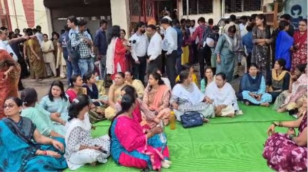 The judicial department is in turmoil due to the suicide of a clerk in the court premises