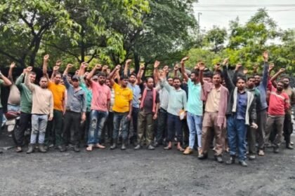 Korba: Workers of Hems Company go on strike