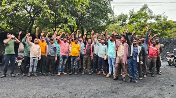 Korba: Workers of Hems Company go on strike