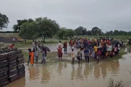 Bilaspur: Car swept away into Tungan Nala while returning from Darshan