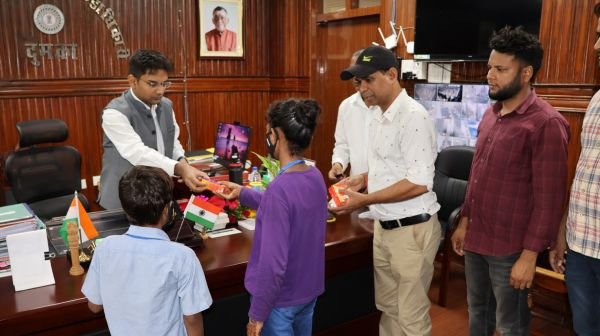 The victims of child trafficking rescued from Delhi were presented in CWC Dumka