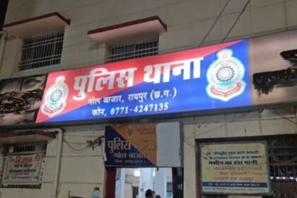 Drunk people created a ruckus through the sunroof of the car, police took action