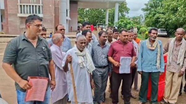 Opposition to steel factory in Bemetara: Farmers from 22 villages reached the Collector's office
