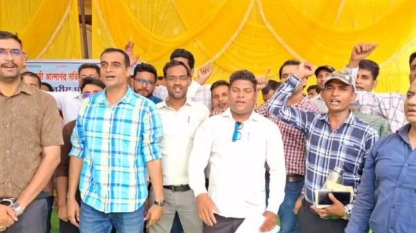 Contract teachers staged a one-day sit-in protest in Bemetara