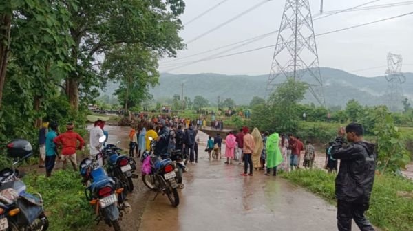 Kawardha: Major accident at Ranidahra Waterfall, three youths swept away in strong current