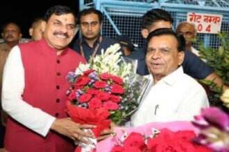 Chief Minister Dr.Yadav received a grand welcome at State Hangar Bhopal