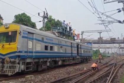 Jalianwala Bagh Express delayed due to breakage of OHE wire at Dhanbad station