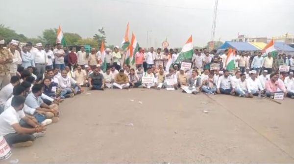 Janjgir-Champa: Congress blocks NH-49 against ED action