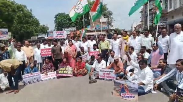 Congress roared over Chaitanya Baghel's arrest and power crisis