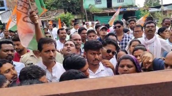 Congress's attack on the increase of electricity bill in Surajpur