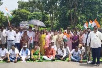 Dantewada: Congress protests against ED action