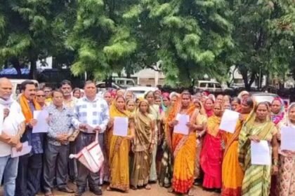 Dhamtari: Former Sarpanch defrauded lakhs of rupees by selling government land