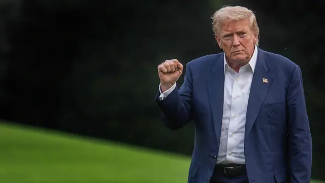 भारत पर 25% टैरिफ लगाएंगे डोनाल्ड ट्रम्प: रूस से हथियार और तेल खरीद पर जुर्माने की चेतावनी