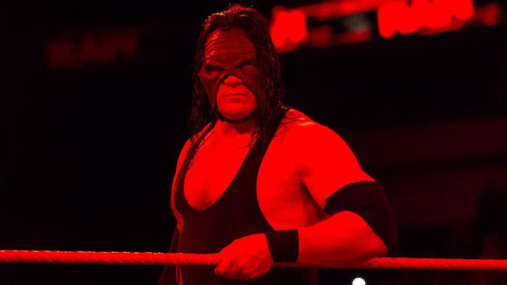 WWE में Kane की वापसी की चर्चा करते हुए Kane का फोटो