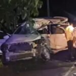 लखीमपुर में भयानक सड़क हादसा: इलाज कराकर लौट रहे परिवार की कार पेड़ से टकराई, तीन की मौत