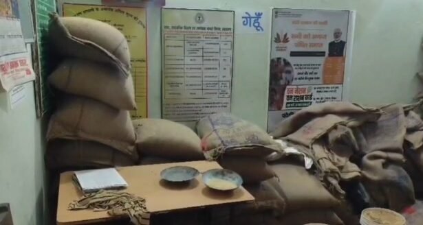 pds-ration-scam-hazaribagh-dealer-accused-of-fraud