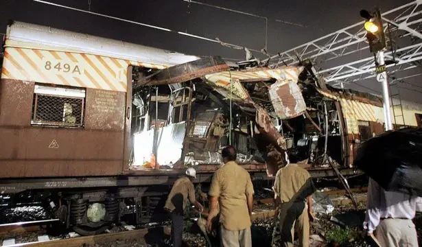 7/11 मुंबई ट्रेन ब्लास्ट: 19 साल बाद हाईकोर्ट का बड़ा फैसला, सभी 12 दोषियों को किया बरी