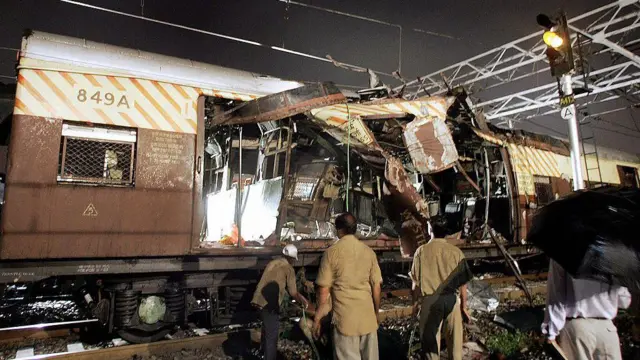 7/11 मुंबई ट्रेन ब्लास्ट: 19 साल बाद हाईकोर्ट का बड़ा फैसला, सभी 12 दोषियों को किया बरी