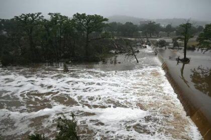 टेक्सास बाढ़ त्रासदी: ग्वाडालूप नदी का कहर, 15 मिनट में 26 फुट बढ़ा जलस्तर, 51 की मौत