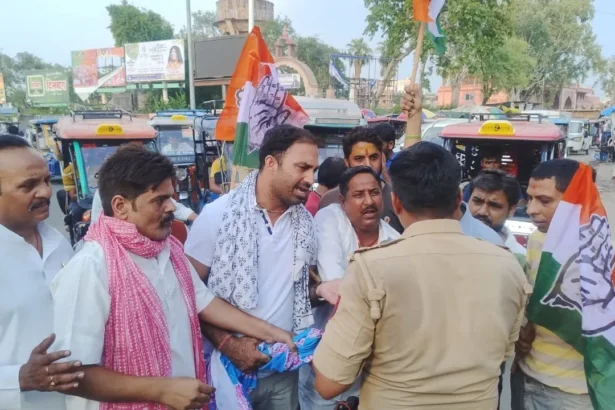 मथुरा में हेमा मालिनी का विरोध क्यों? कांग्रेस कार्यकर्ताओं ने फूंका पुतला, पुलिस ने रोका