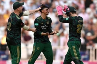 इंग्लैंड में 17 वर्षीय फरहान अहमद ने T20 ब्लास्ट में ली हैट्रिक, मचाई सनसनी
