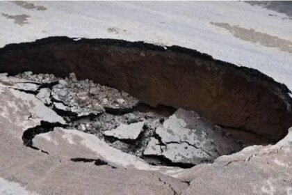 ग्वालियर की चेतकपुरी रोड पर भ्रष्टाचार उजागर, दो इंजीनियर हुए निलंबित