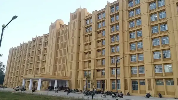 ग्वालियर: कैंसर पीड़ित बुजुर्ग ने न्यू जयारोग्य अस्पताल में फांसी लगाकर दी जान